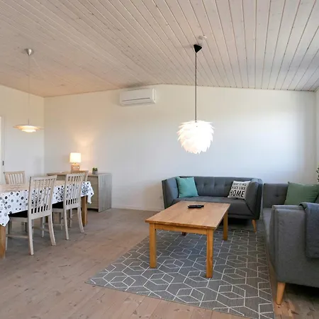 6 Person In Faaborg-by Traum *