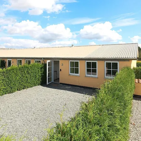 6 Person In Faaborg-by Traum *